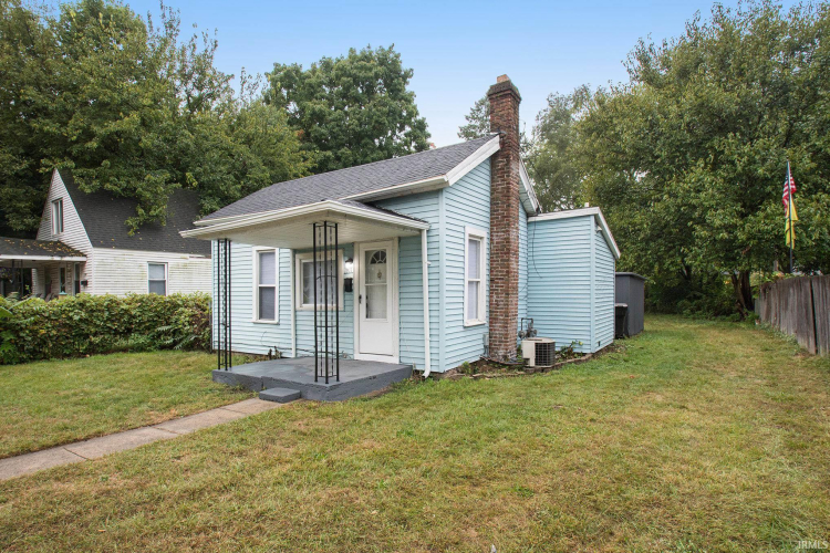 1911  Clyde Street South Bend, IN 46613-3329 | MLS 202437052