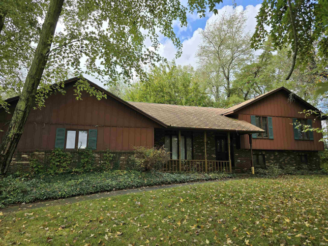 60685  Locust Road South Bend, IN 46614 | MLS 202437190