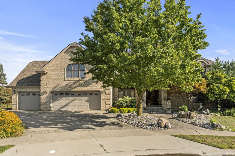 12323  Harbour Pointe Fort Wayne, IN 46845 | MLS 202437294