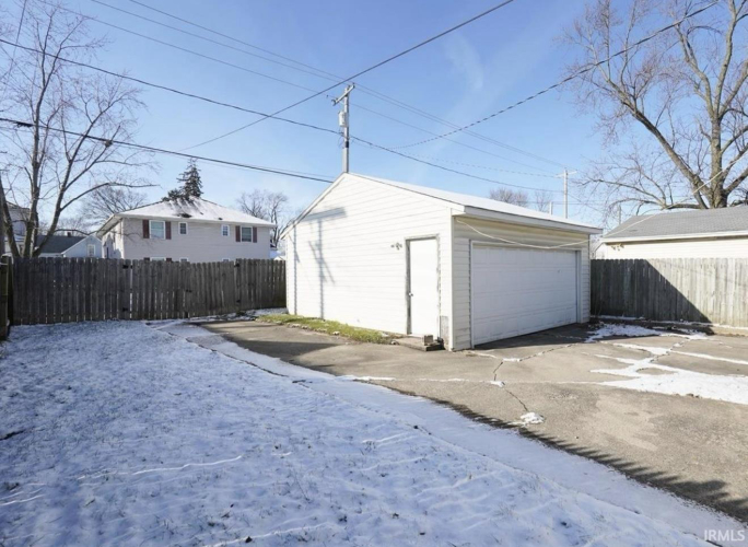 Listing Image 14