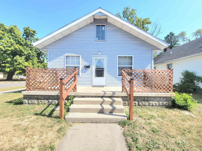 822 N Olive Street South Bend, IN 46628-2520 | MLS 202437509