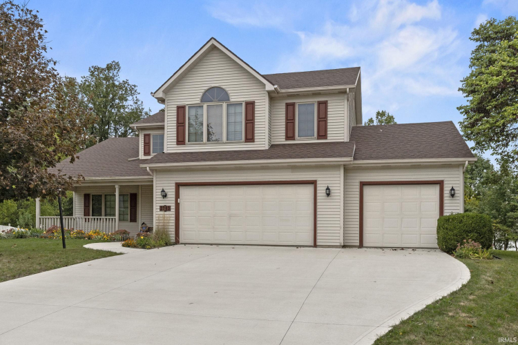 2203  Bluewater Trail Fort Wayne, IN 46804 | MLS 202437831