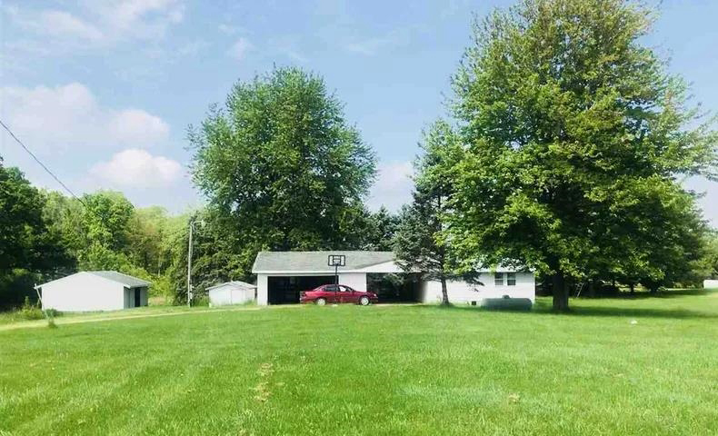 1945 N 100 E  Angola, IN 46703 | MLS 202437874