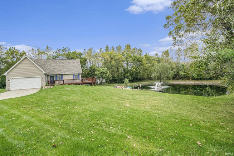 2936 S Country Club Road Warsaw, IN 46580-9037 | MLS 202437920