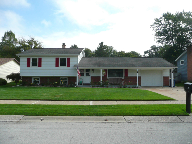 1510  Tremont Drive Mishawaka, IN 46544-6140 | MLS 202438039