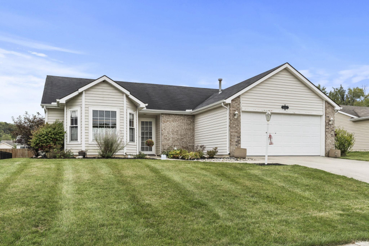 2021  Granny Smith Place Kendallville, IN 46755 | MLS 202438051