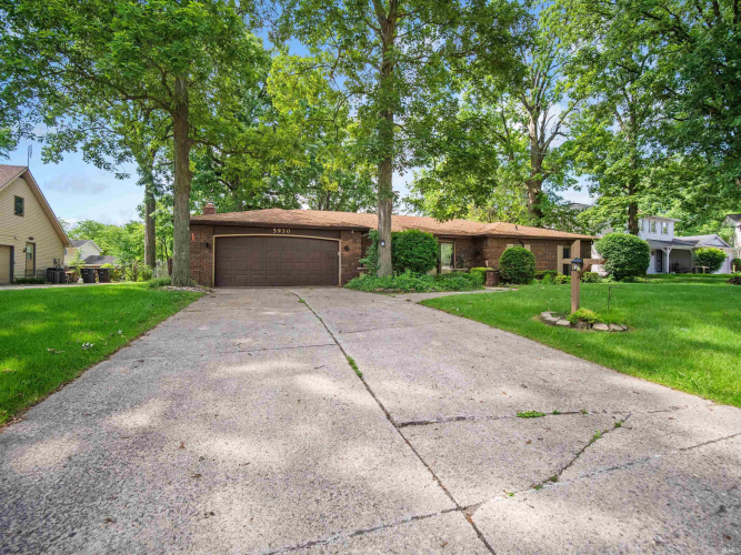 5930  HEYWOOD Cove Fort Wayne, IN 46815 | MLS 202438282