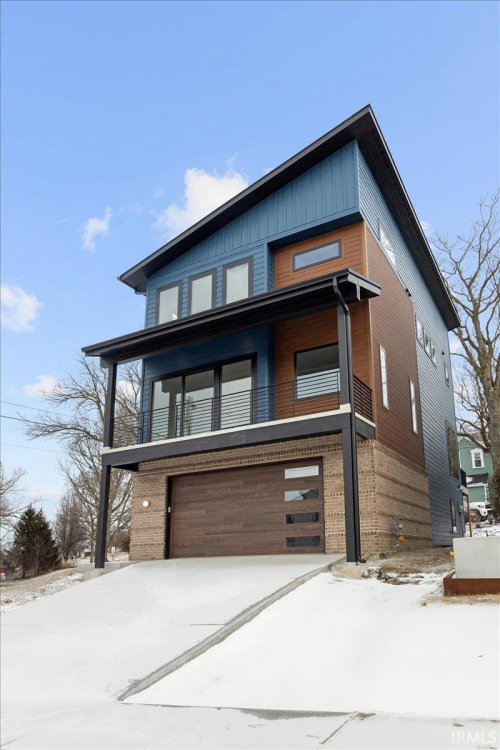 Listing Image 4