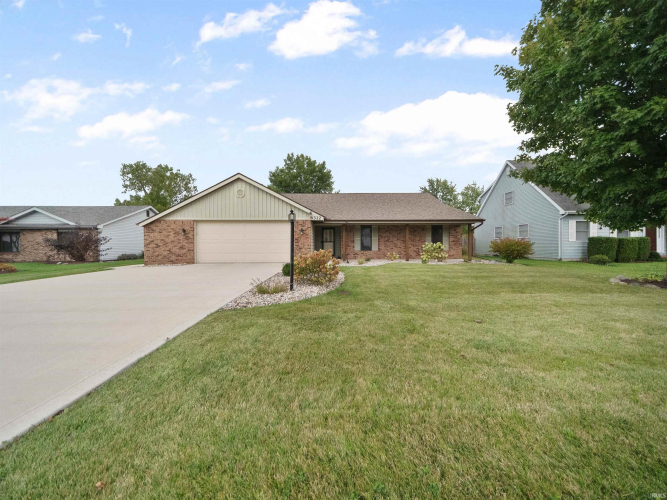 8312  Medicine Bow Run Fort Wayne, IN 46825 | MLS 202438423