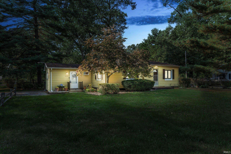 55235  Butternut Road South Bend, IN 46628-5105 | MLS 202438493