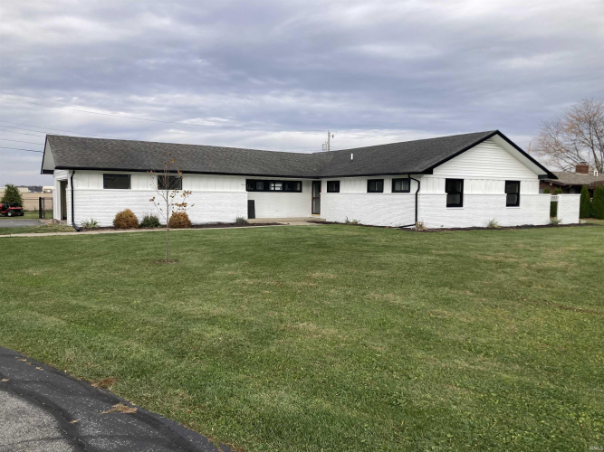 104  Evergreen Way Hartford City, IN 47348 | MLS 202438679