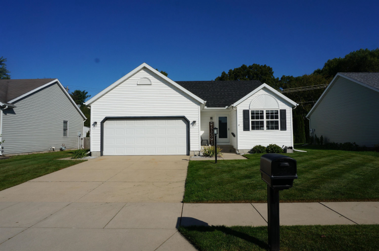 3343  Field Gate Drive South Bend, IN 46628 | MLS 202438787