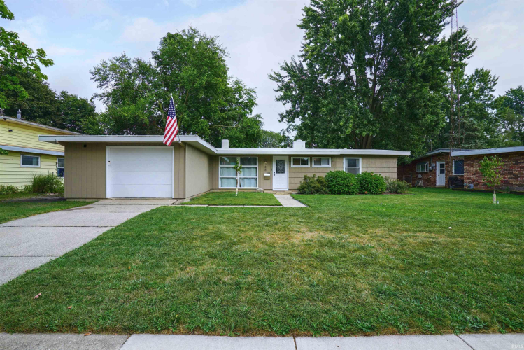 728  Whitehall Drive South Bend, IN 46615-3342 | MLS 202438804