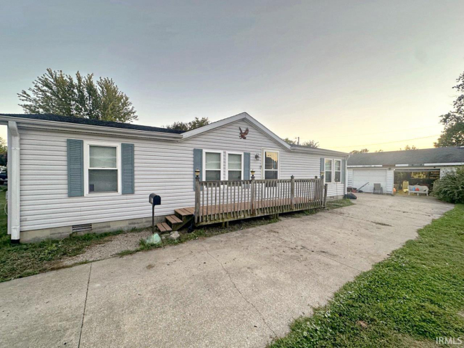 1004  Magnolia Avenue Frankfort, IN 46041 | MLS 202438842