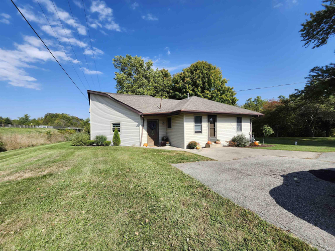 1519 E Bair Road Columbia City, IN 46725 | MLS 202438849