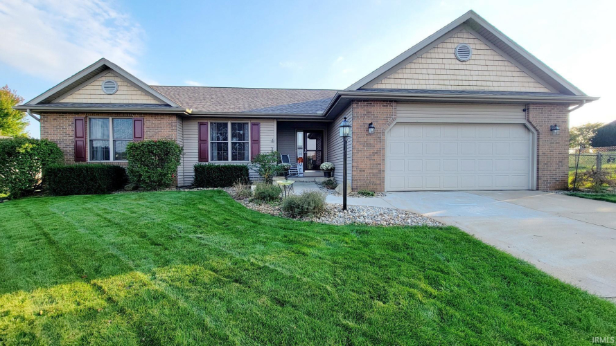 14620  Farm House Drive Middlebury, IN 46540-8693 | MLS 202438987