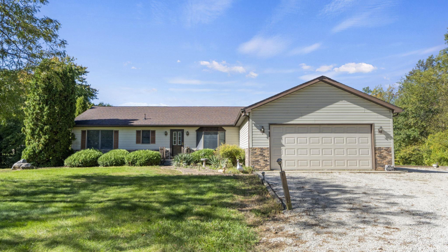 13623 S County Line Road Syracuse, IN 46567-9233 | MLS 202439025