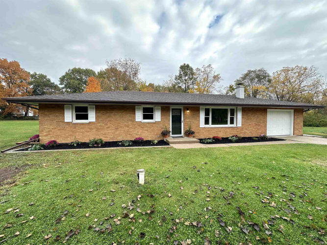 21151  Mays Drive South Bend, IN 46628 | MLS 202439058