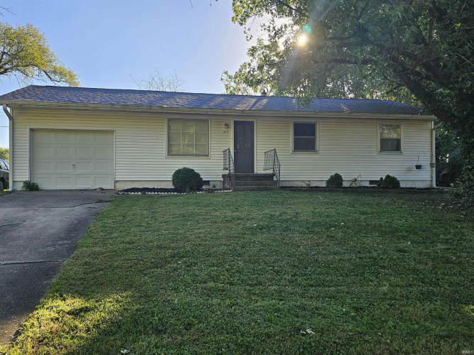 313 W Hickory Drive Ellettsville, IN 47429 | MLS 202439089