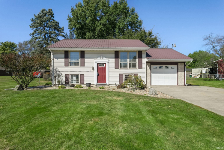 30931  Amber Drive Granger, IN 46530 | MLS 202439136