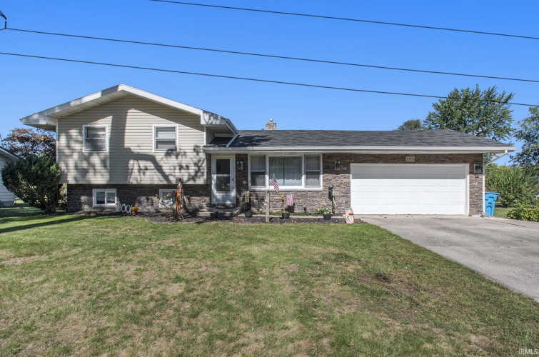 23571  Ironwood Drive Elkhart, IN 46516-6202 | MLS 202439150