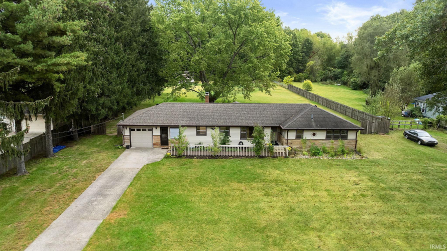 55136  Sundown Road South Bend, IN 46628 | MLS 202439380