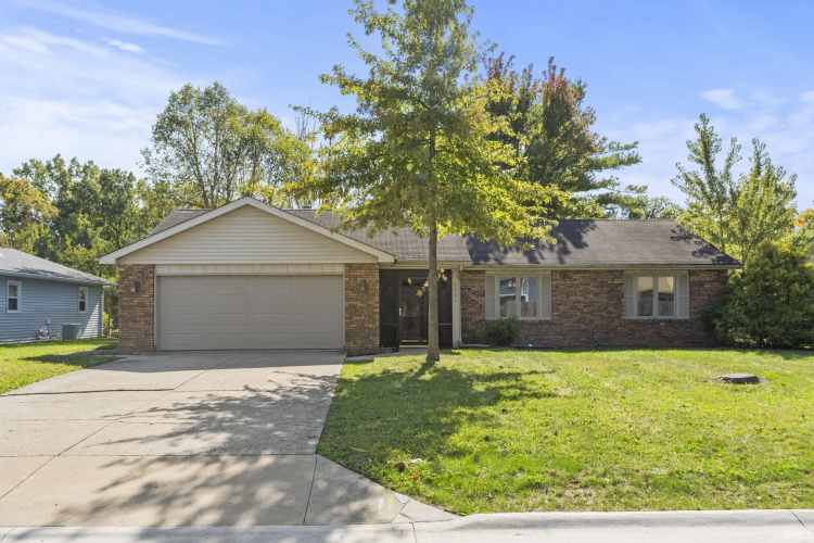 8721  Willow Grove Drive Fort Wayne, IN 46804 | MLS 202439653