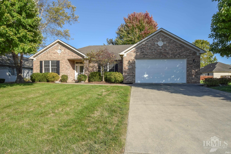 304  Greenland Lane Yorktown, IN 47396 | MLS 202439852