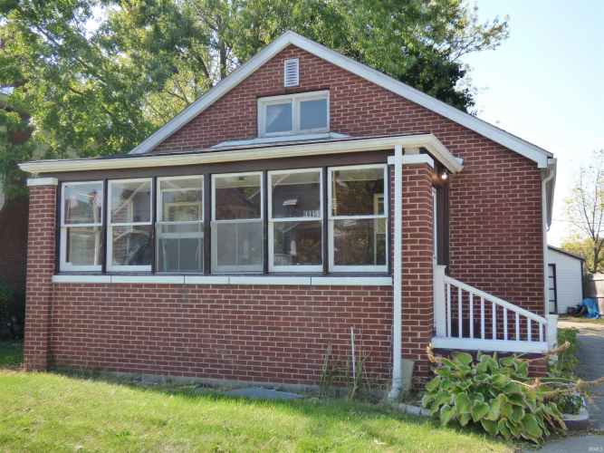 1113  Diamond Avenue South Bend, IN 46628 | MLS 202439912