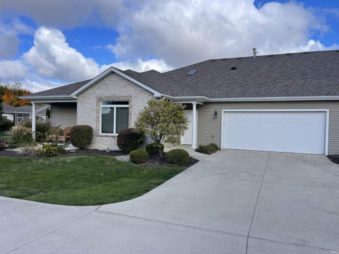 12238  Cross Winds Way Fort Wayne, IN 46818 | MLS 202439995