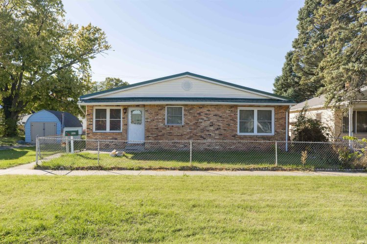 1001  Somerset Avenue Mishawaka, IN 46544-4553 | MLS 202440223