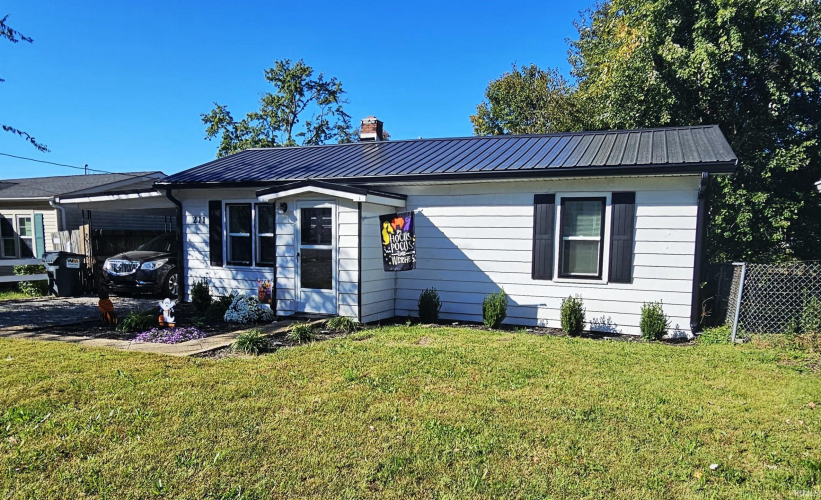 211 S Charlton Avenue Boonville, IN 47601 | MLS 202440303