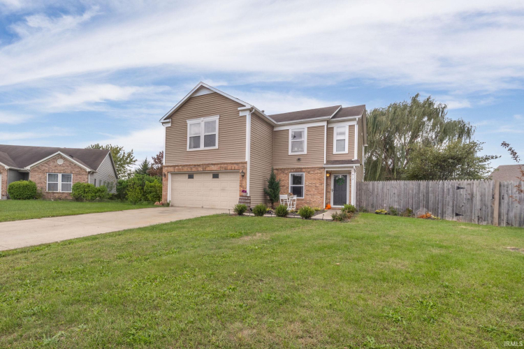 912  Springside Court Greenfield, IN 46140-7182 | MLS 202440311