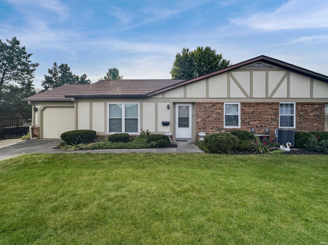 675  Francis Ave Court Terre Haute, IN 47804 | MLS 202440384