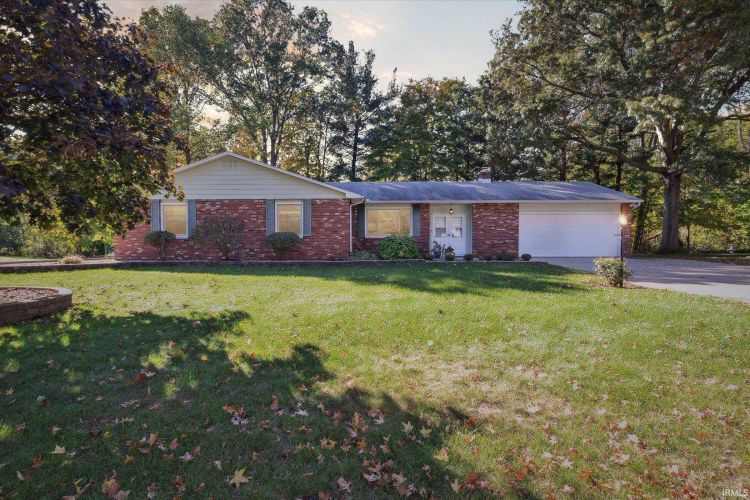 6241  Exeter Court South Bend, IN 46614-6104 | MLS 202440445