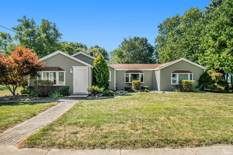 1719  Maplehurst Avenue Mishawaka, IN 46545-7011 | MLS 202440590