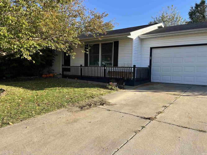 25906  Heatherfield Drive Elkhart, IN 46514 | MLS 202440658