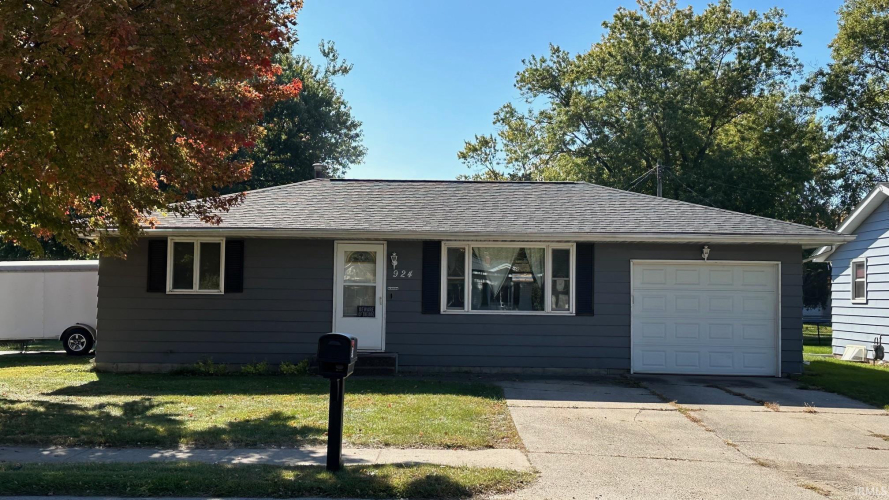 924 E Plymouth Avenue Goshen, IN 46526-4475 | MLS 202440848