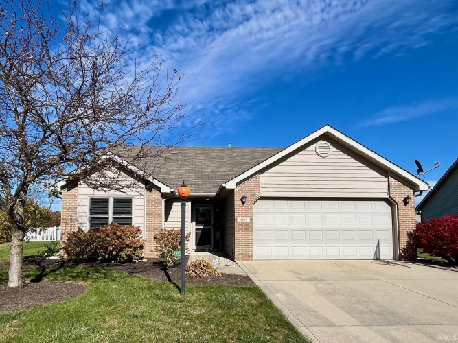 2227 E Whispering Trail Columbia City, IN 46725 | MLS 202441055