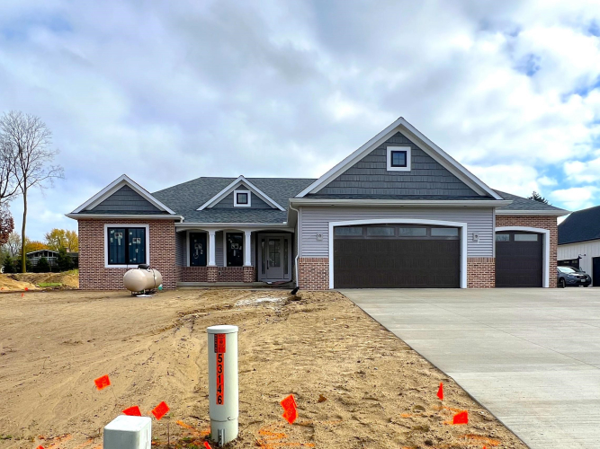 53134  Summer Breeze Drive South Bend, IN 46637 | MLS 202441343