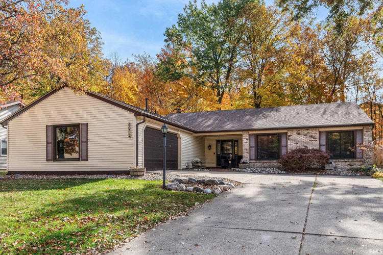 5832  Oak Fall Road Fort Wayne, IN 46845 | MLS 202441378