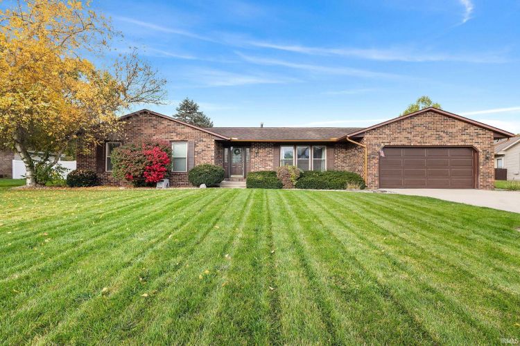 51701 E Gatehouse Drive South Bend, IN 46637 | MLS 202441415