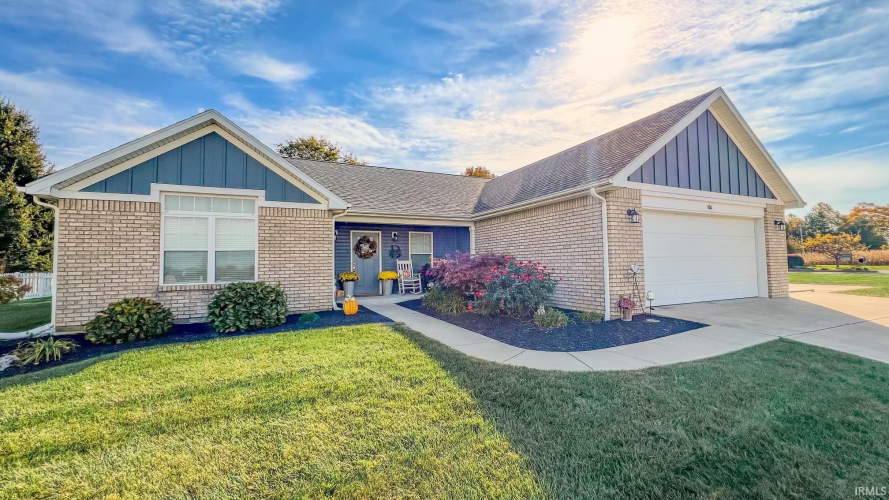 806  Willow Drive Centerville, IN 47330-1583 | MLS 202441456