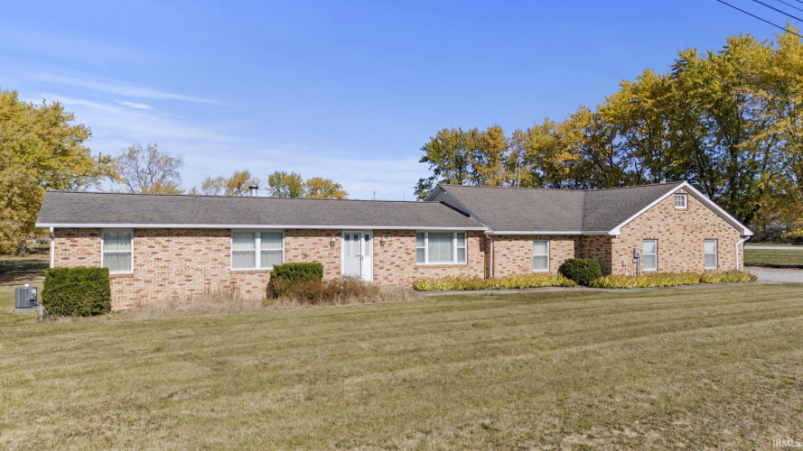 13810  Lafayette Center Road Roanoke, IN 46783 | MLS 202441471