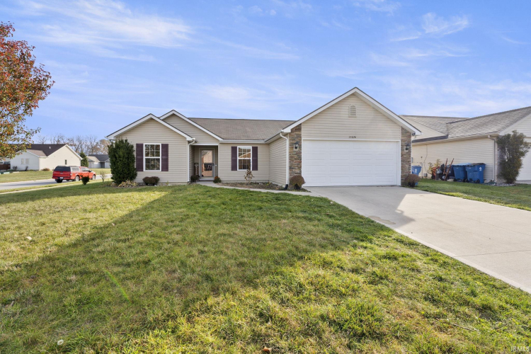 15026  Towne Gardens Drive Huntertown, IN 46748 | MLS 202441514