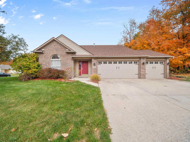 8926  Whispering Woods Drive Fort Wayne, IN 46804 | MLS 202441661