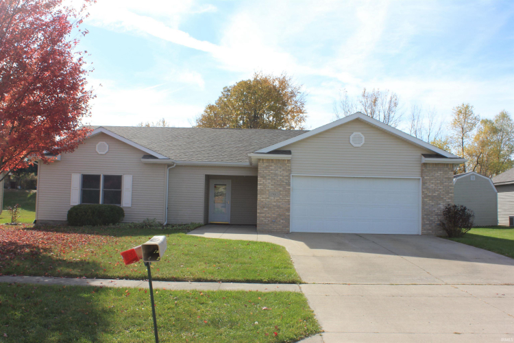 1910  Stacy Lane Kendallville, IN 46755 | MLS 202441738