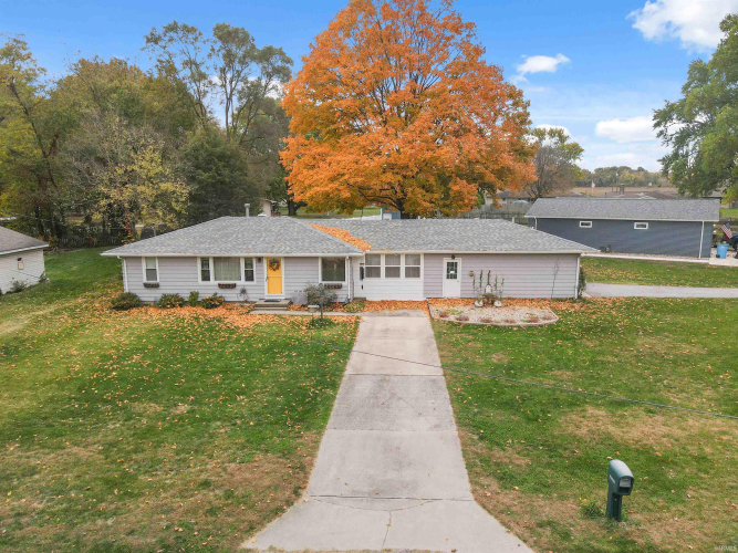 30506  Edgewater Dr  Elkhart, IN 46516 | MLS 202441790