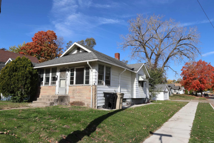 1517  Elwood Avenue South Bend, IN 46628 | MLS 202441846