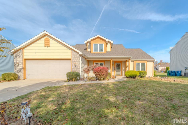 924  Winchester Lane Fort Wayne, IN 46819 | MLS 202441869